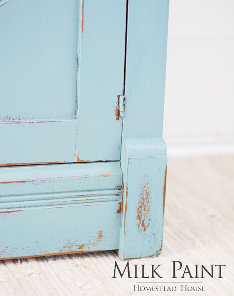 Homestead House Milk Paint | Loyalist painted dresser in a dining room setting.